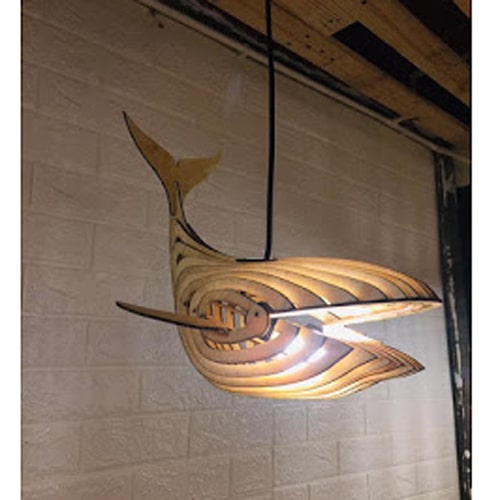 Đèn gỗ hình con cá voi trang trí nghệ thuật trang trí quán cafe ở TPHCM